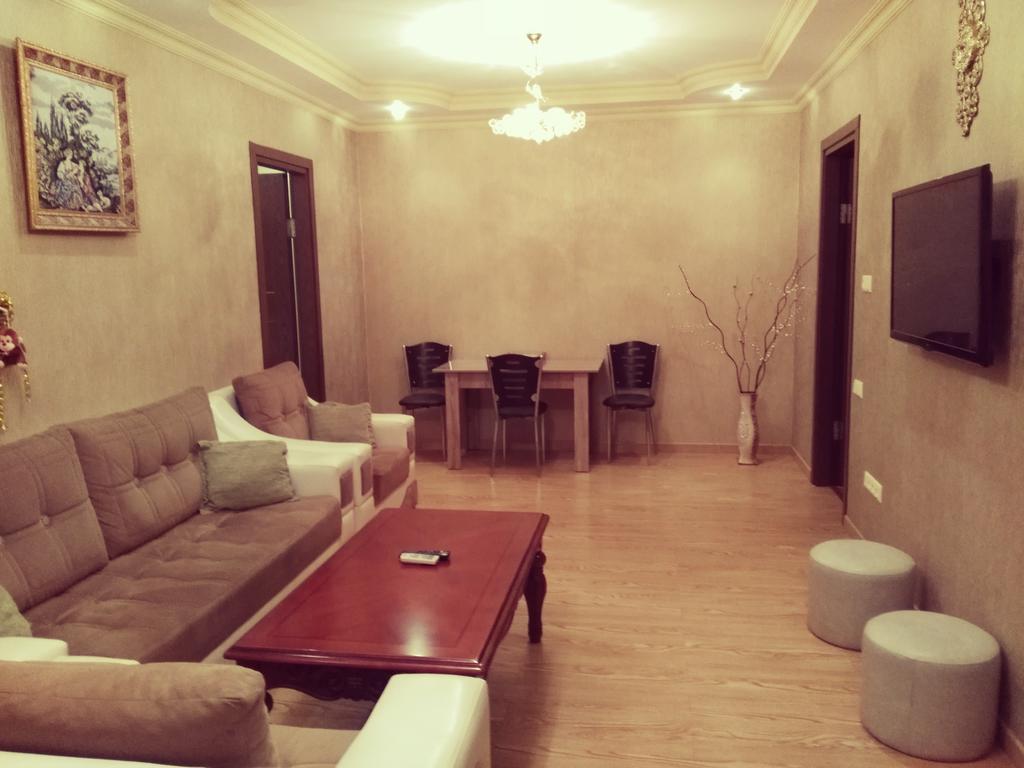 Tamar'S Apartment On Inasaridze 7A Batumi Kültér fotó